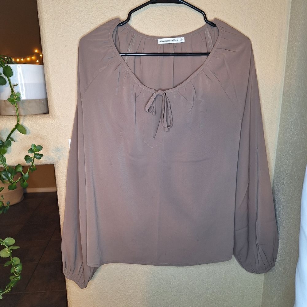 Abercrombie & fitch long sleeve open neck top brown size small